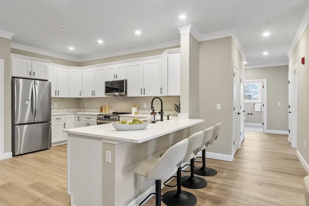 10100 S Willow Street Manchester NH 03103