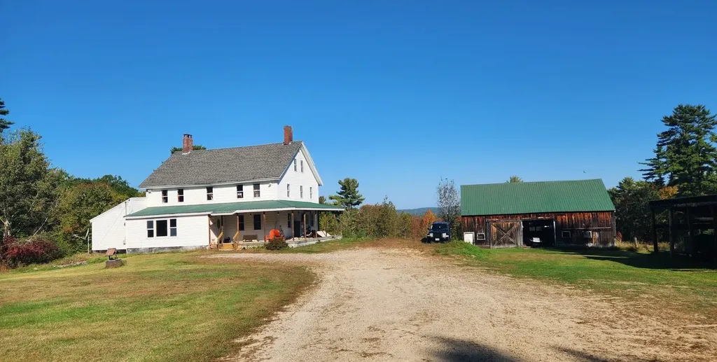 679 Stockbridge Corner Road Alton NH 03809