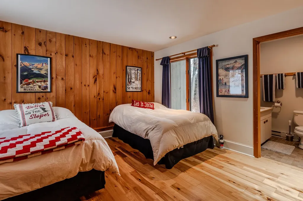 7 Roundtree Road Winhall VT 05340