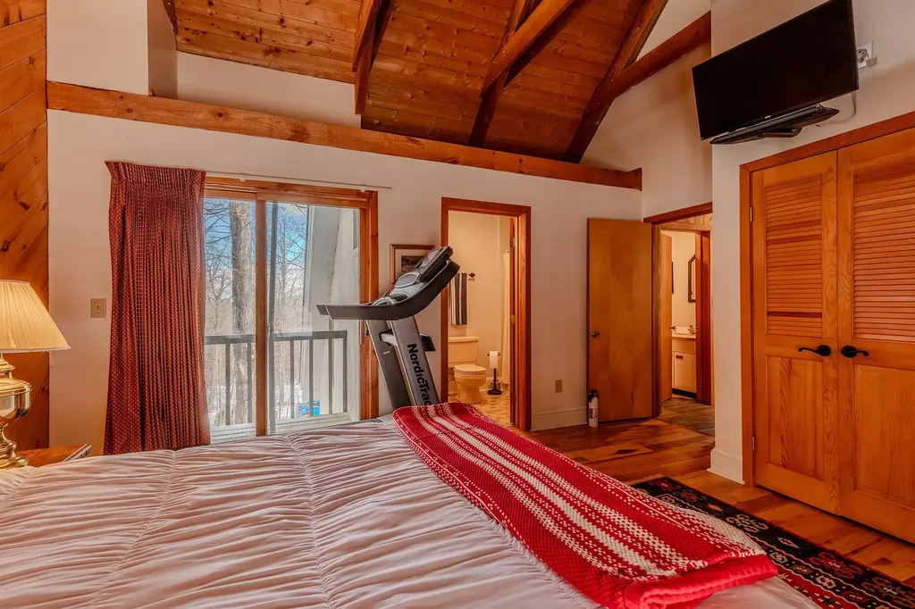 7 Roundtree Road Winhall VT 05340