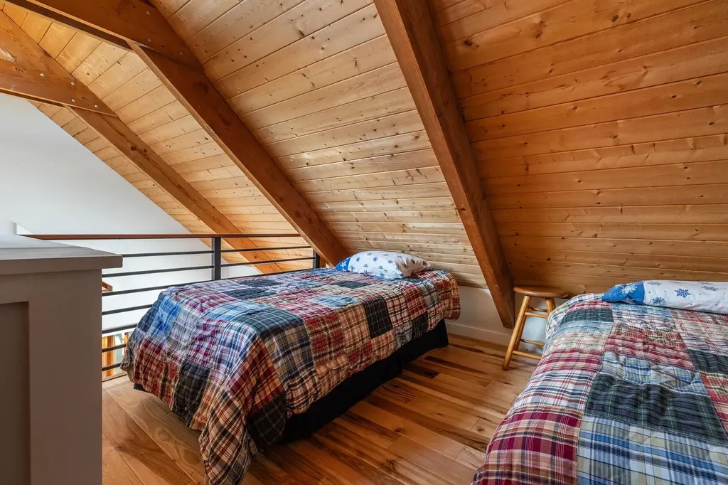 7 Roundtree Road Winhall VT 05340