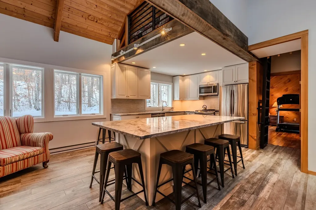 7 Roundtree Road Winhall VT 05340