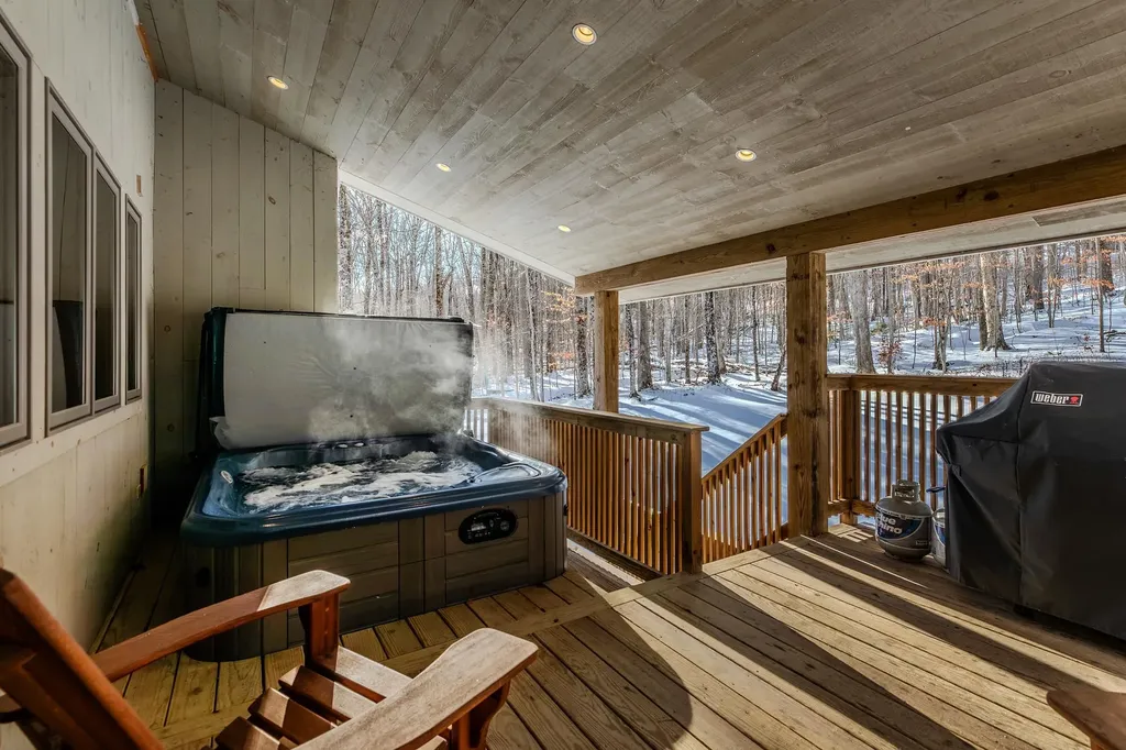 7 Roundtree Road Winhall VT 05340