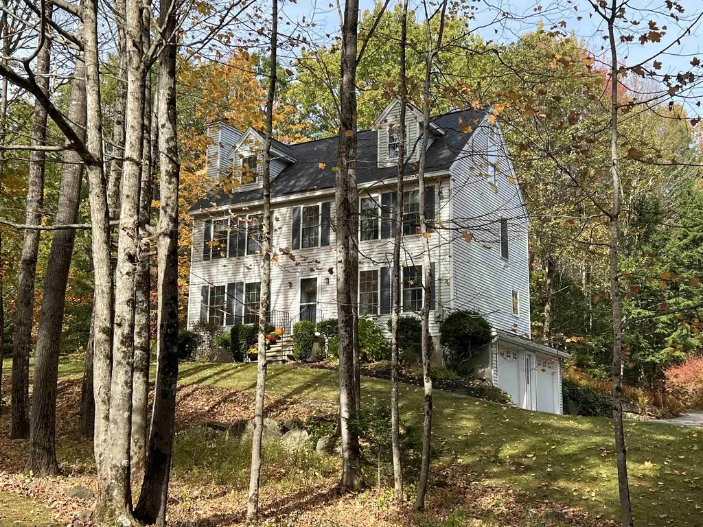 19 Diamond Drive Danville NH 03819