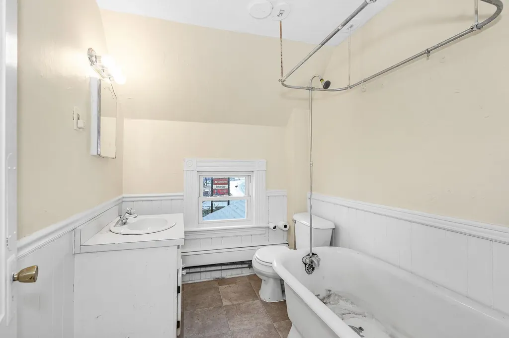 32 Crystal Avenue Derry NH 03038