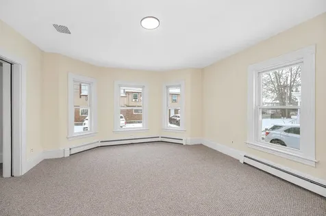 32 Crystal Avenue Derry NH 03038