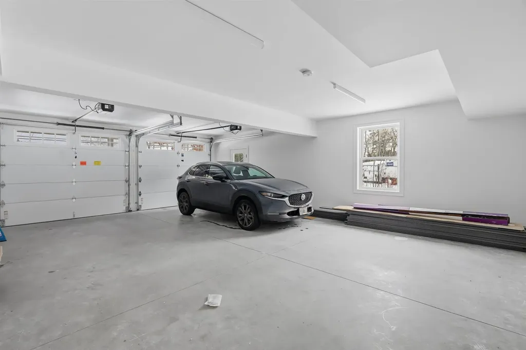 182 Shore Drive Salem NH 03079