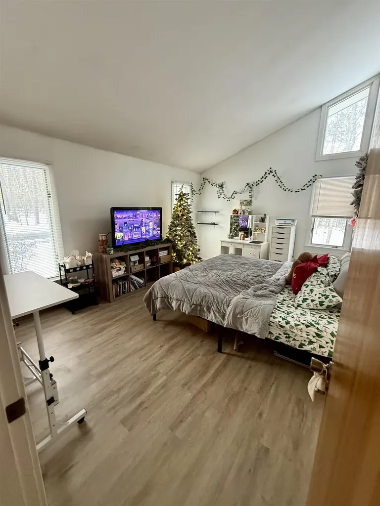 17 Foss Farm Road Durham NH 03824