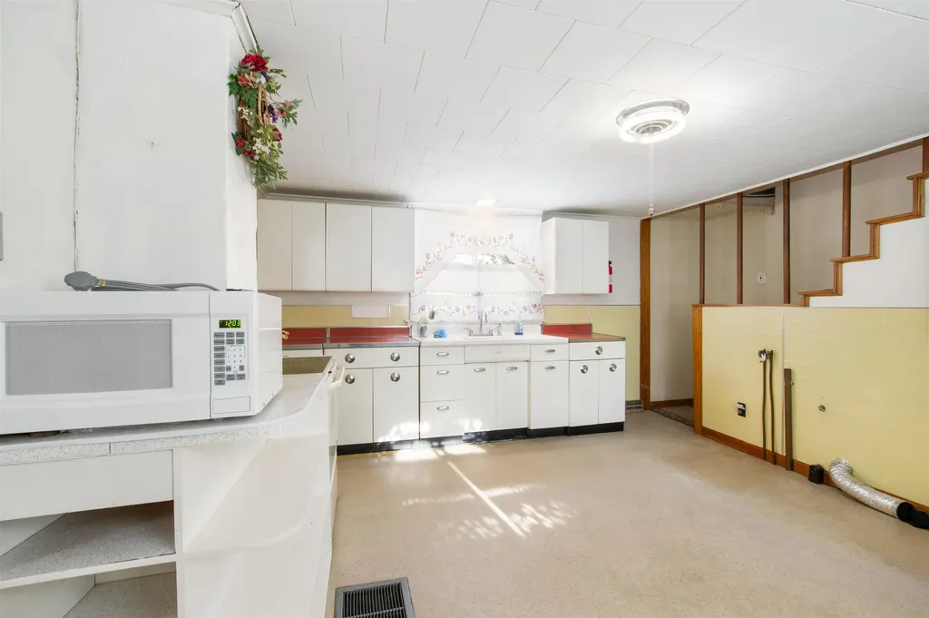 1816 Hutchins Street Berlin NH 03570