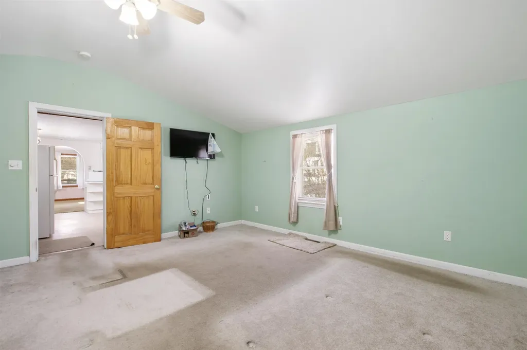 1816 Hutchins Street Berlin NH 03570