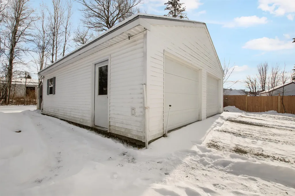 1816 Hutchins Street Berlin NH 03570