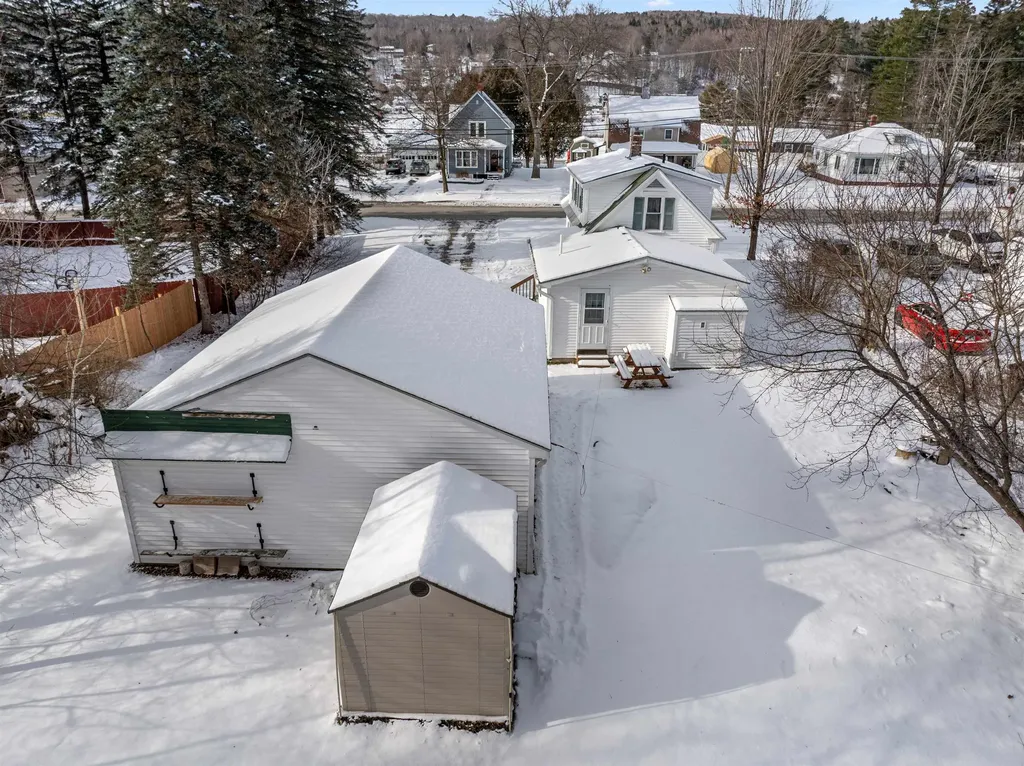 1816 Hutchins Street Berlin NH 03570