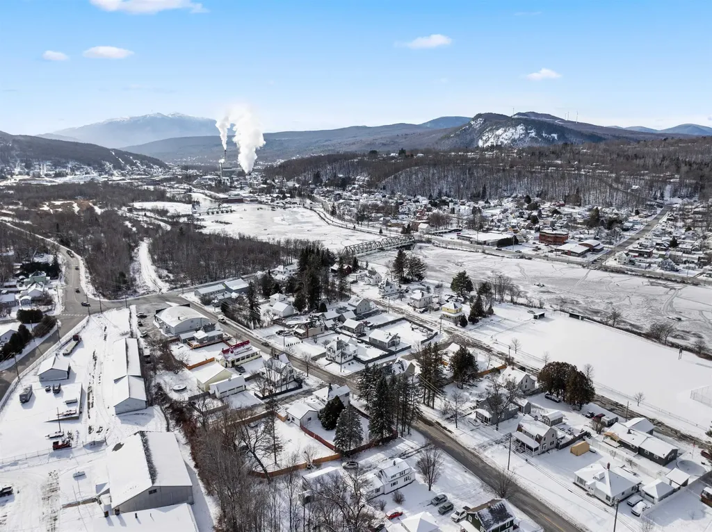 1816 Hutchins Street Berlin NH 03570