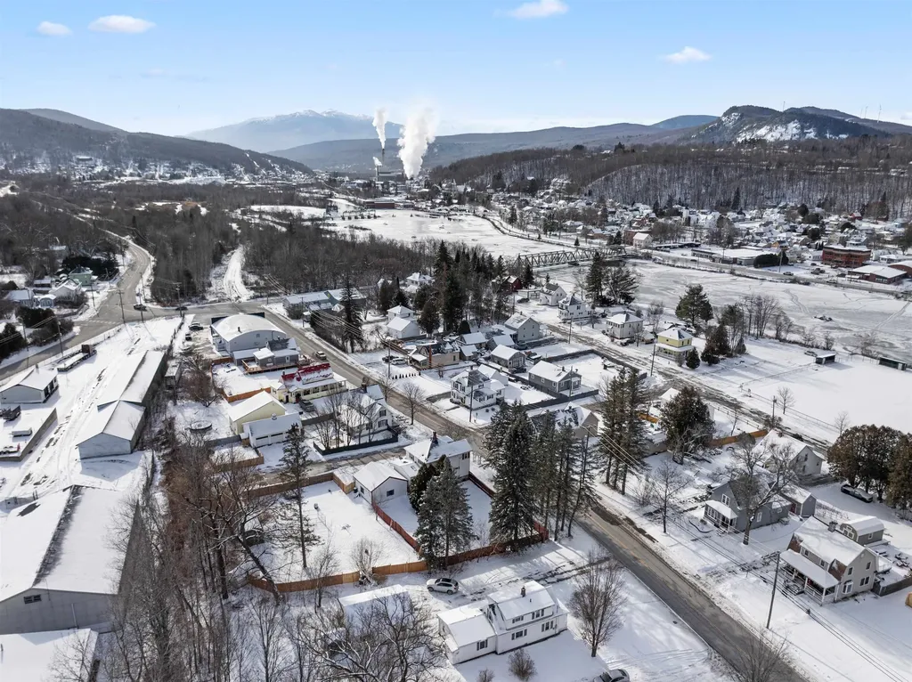 1816 Hutchins Street Berlin NH 03570