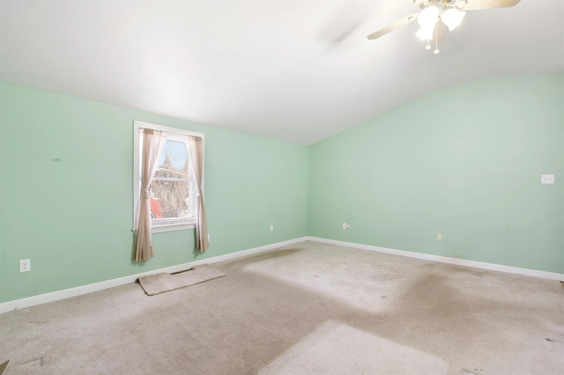 1816 Hutchins Street Berlin NH 03570