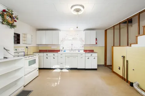 1816 Hutchins Street Berlin NH 03570