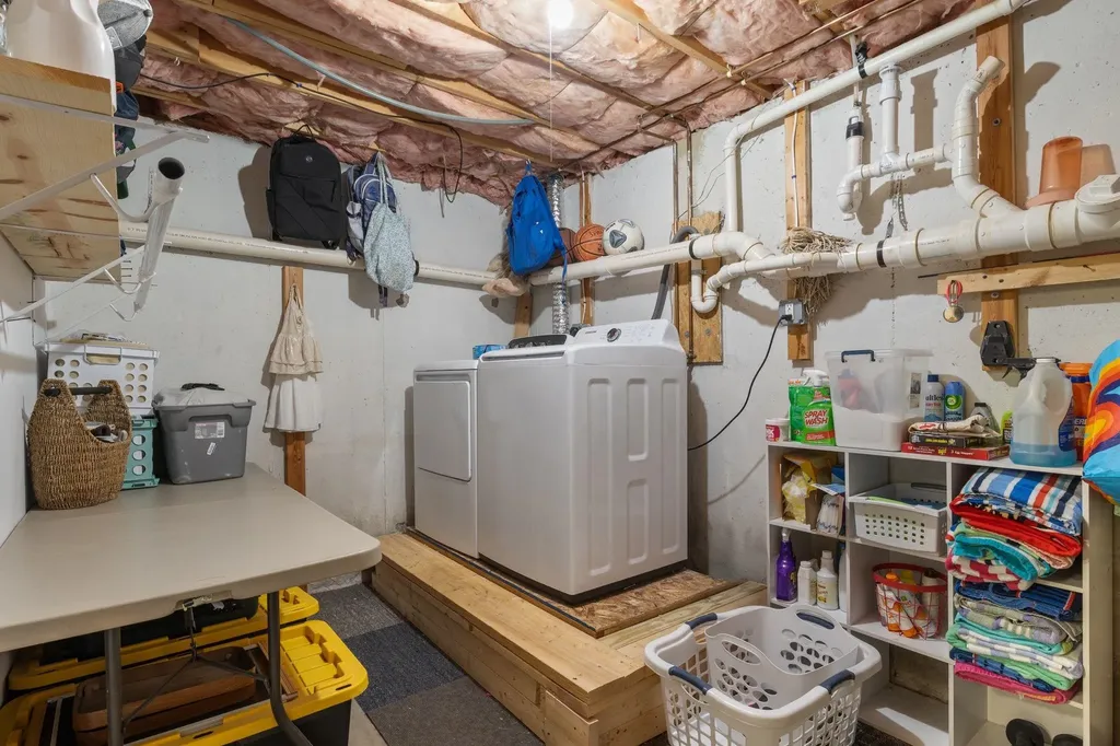 19 Meadow Lark Lane Epsom NH 03234