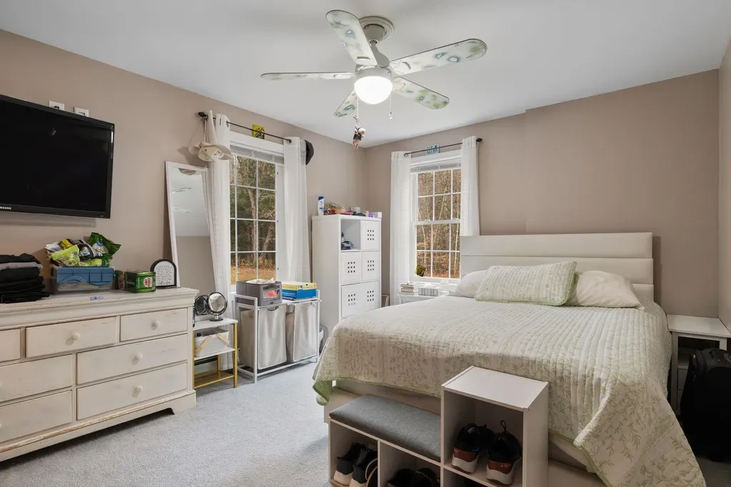 19 Meadow Lark Lane Epsom NH 03234