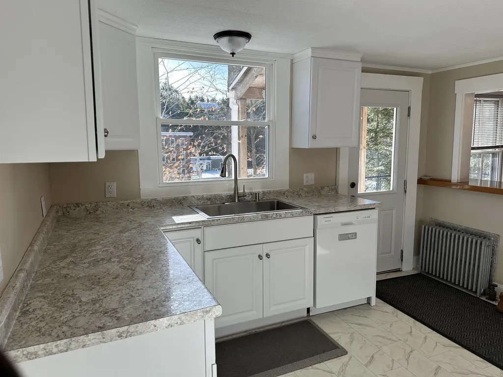 22 Altemont Street Peterborough NH 03458