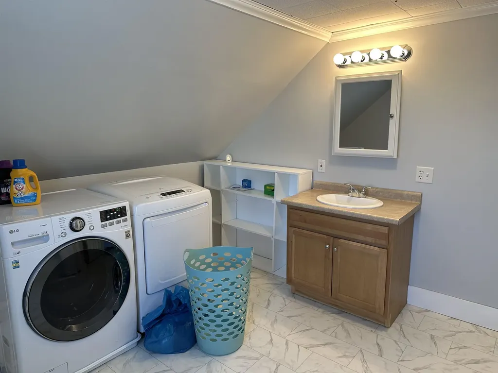 22 Altemont Street Peterborough NH 03458