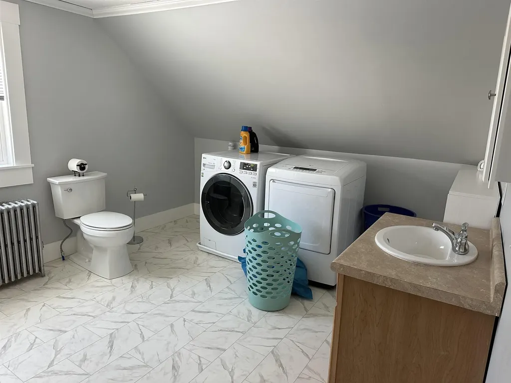 22 Altemont Street Peterborough NH 03458