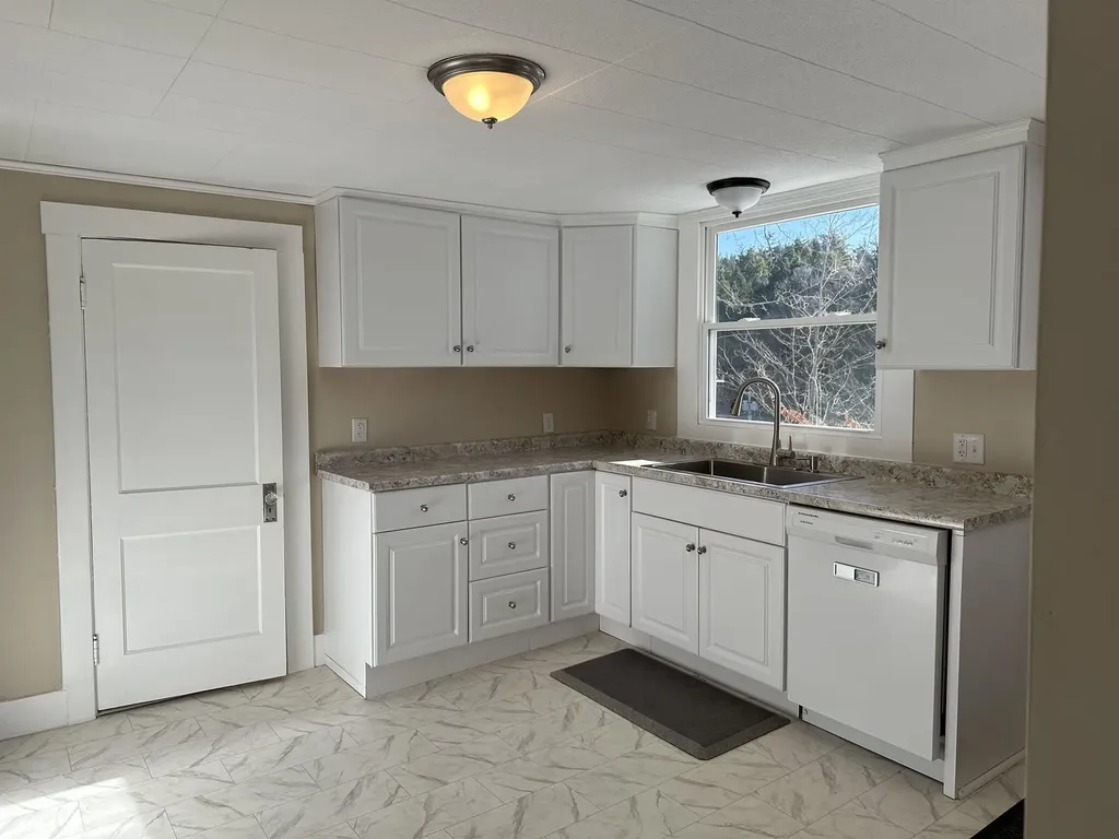 22 Altemont Street Peterborough NH 03458