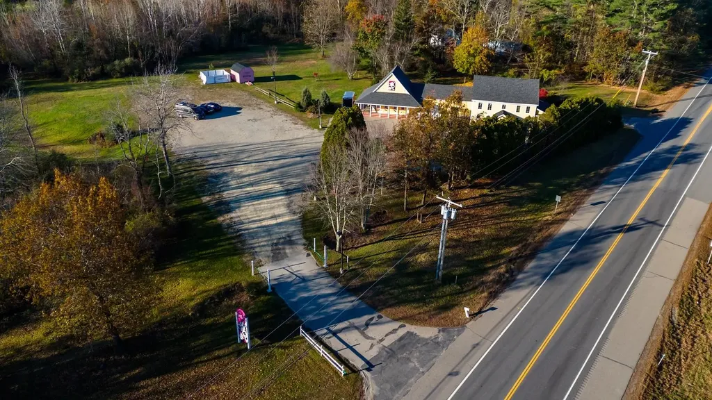 146 Calef Highway Barrington NH 03825