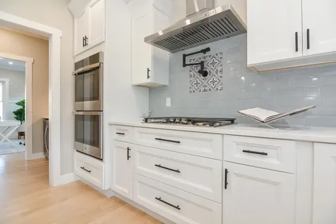 211 Hampstead Road Derry NH 03038