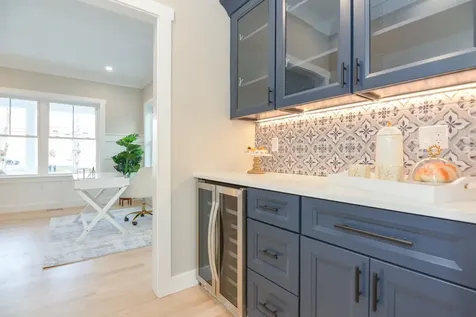 211 Hampstead Road Derry NH 03038