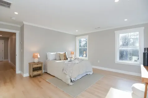 211 Hampstead Road Derry NH 03038