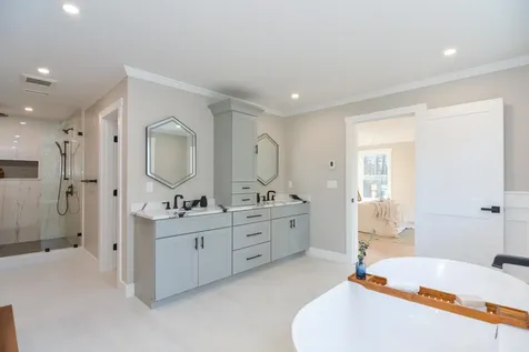 211 Hampstead Road Derry NH 03038