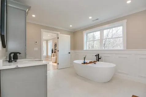 211 Hampstead Road Derry NH 03038