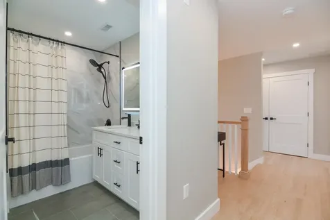 211 Hampstead Road Derry NH 03038