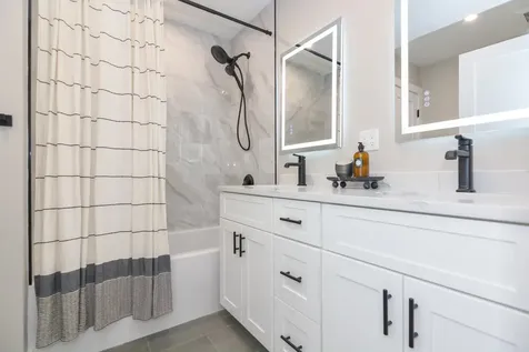 211 Hampstead Road Derry NH 03038