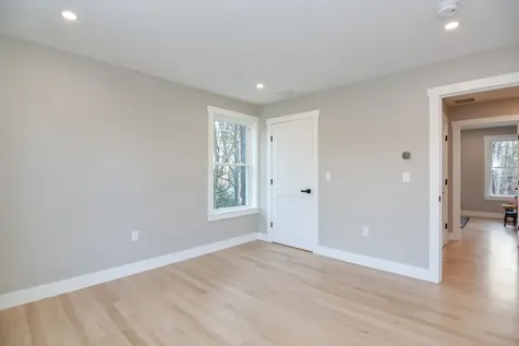 211 Hampstead Road Derry NH 03038