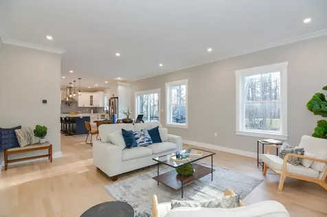 211 Hampstead Road Derry NH 03038