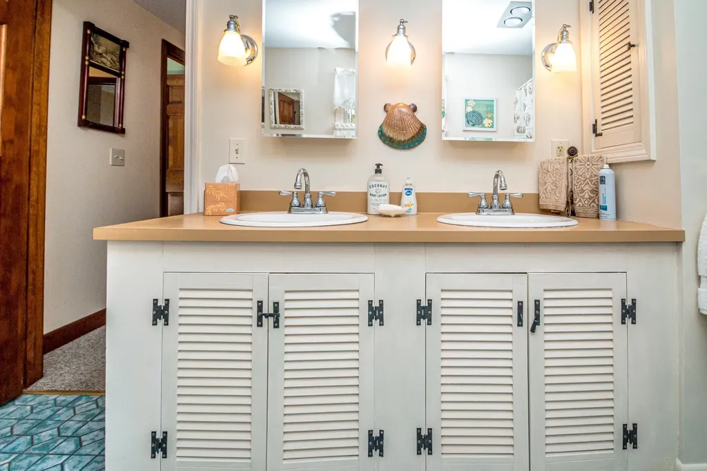 28 Washington Avenue Bartlett NH 03845