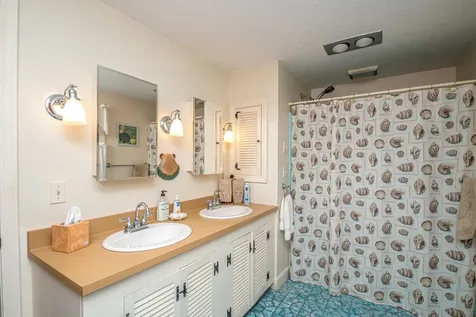 28 Washington Avenue Bartlett NH 03845