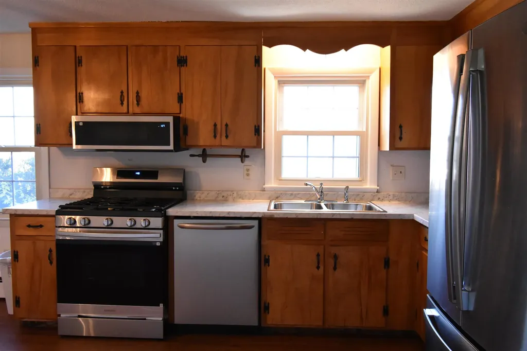 2 Wakefield Drive Nashua NH 03062