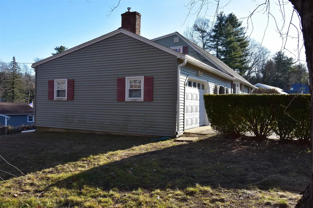 2 Wakefield Drive Nashua NH 03062