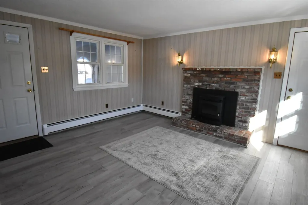 2 Wakefield Drive Nashua NH 03062
