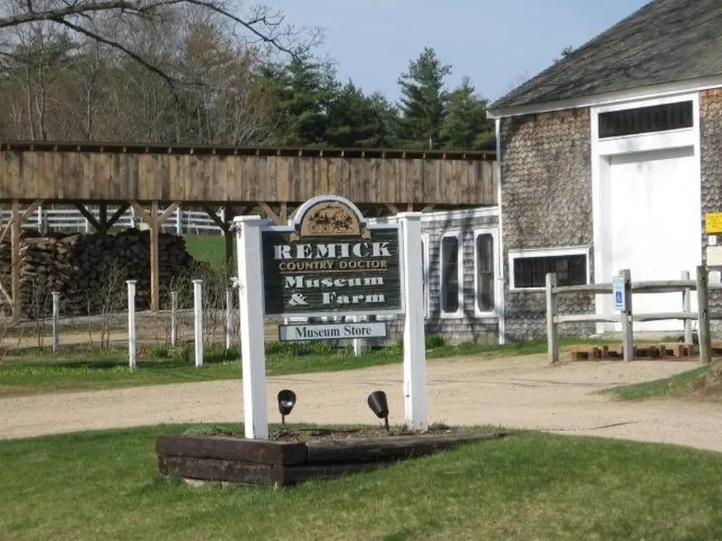 68 & 00 Gilman Valley & Route 25 W Tamworth NH 03883