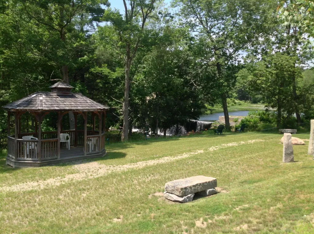 00 Route 25 W Tamworth NH 03883