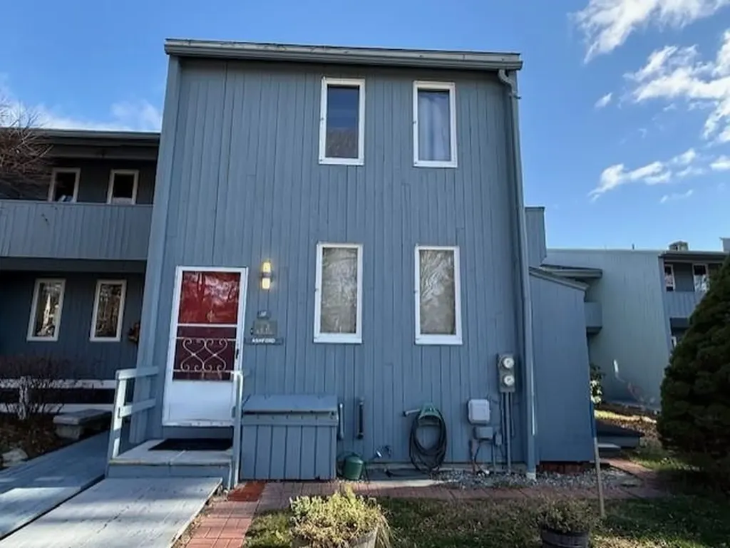 18 Gardner Bay Road Sunapee NH 03782