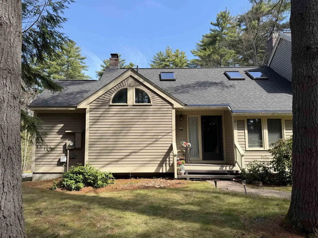 42 Point Breeze Road Wolfeboro NH 03894