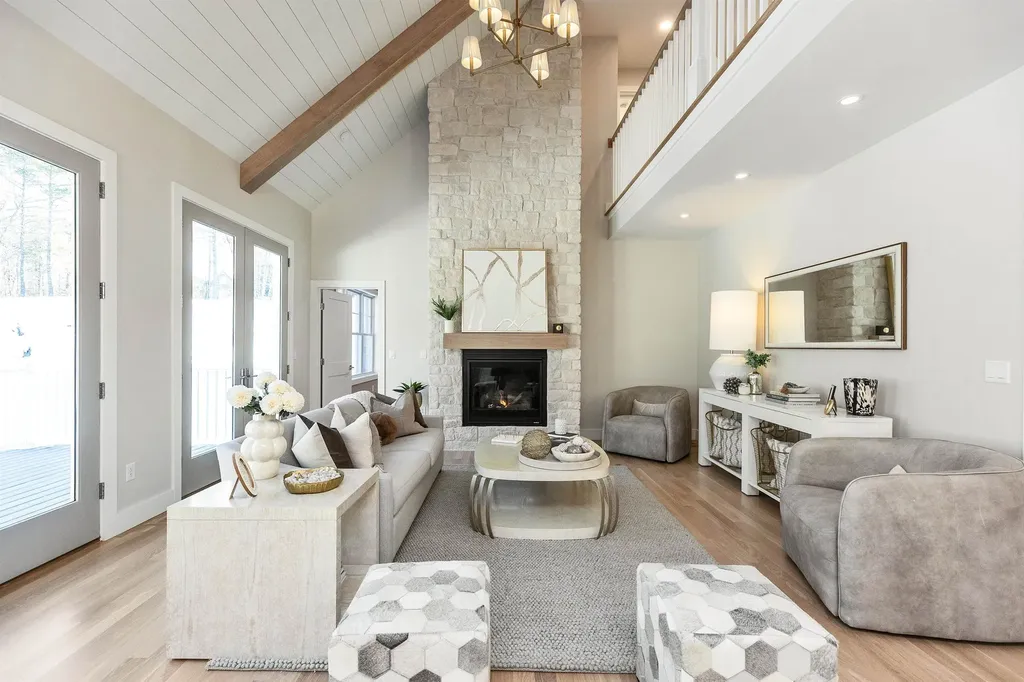 14 Overlook Circle Auburn NH 03032