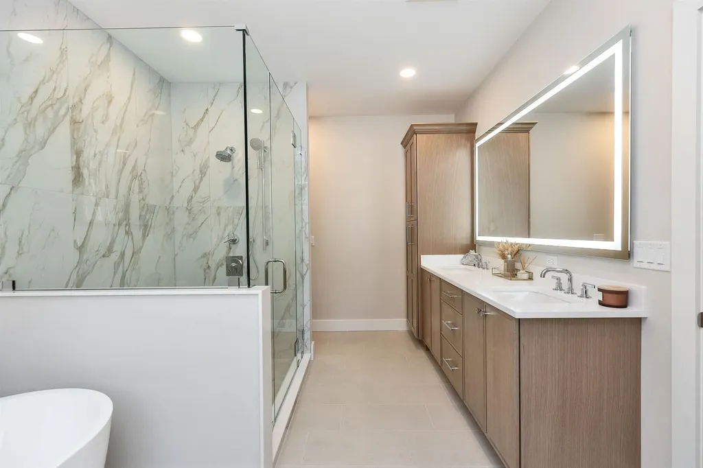 14 Overlook Circle Auburn NH 03032