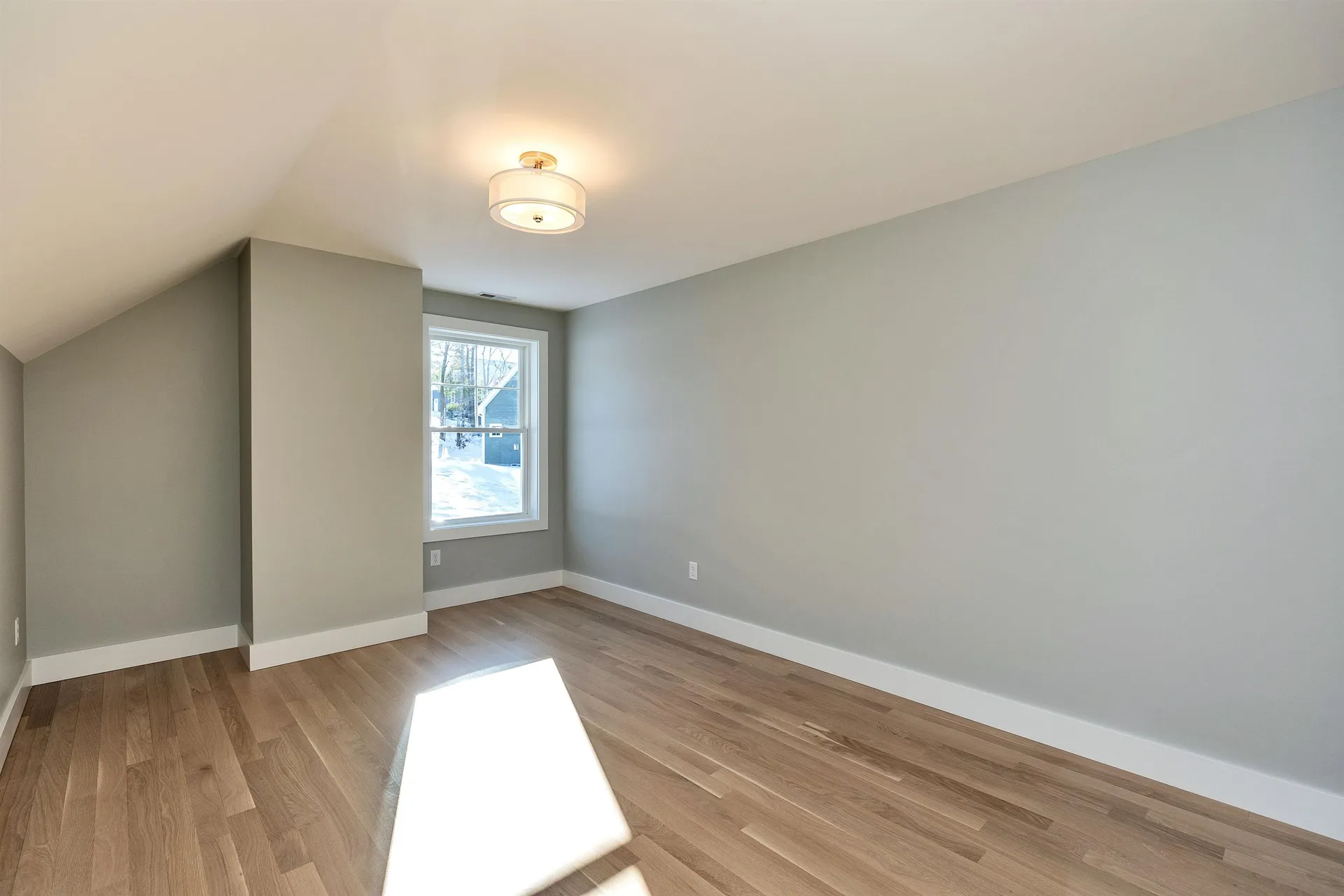 14 Overlook Circle Auburn NH 03032