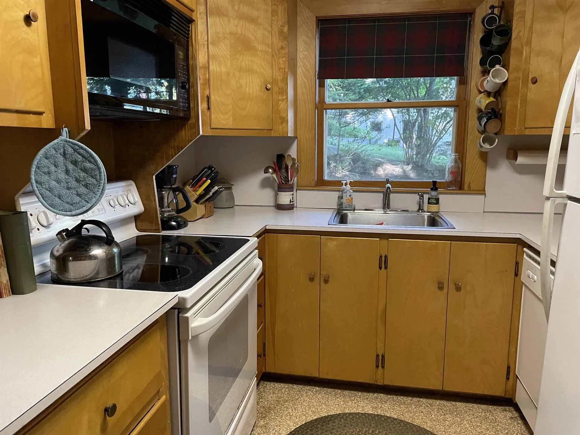 378 Route 113 Holderness NH 03245