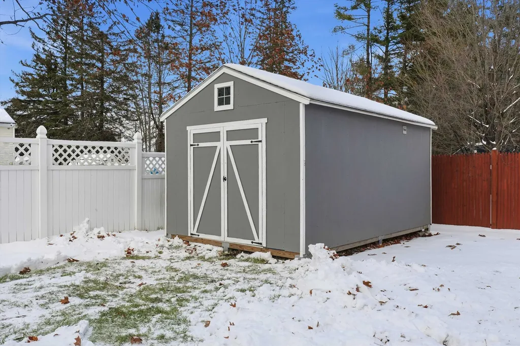 8 Crest Drive Somersworth NH 03878